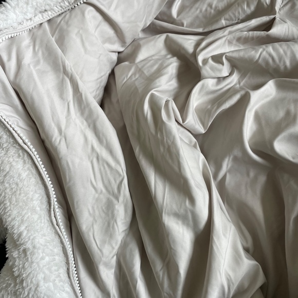 White Patagonia jacket - Picture 3 of 4